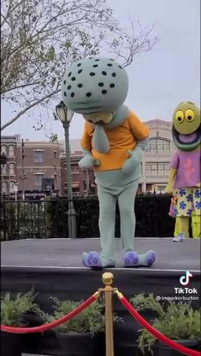 To make Squidward dab
