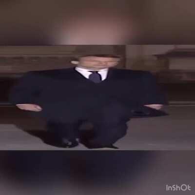 Macron en route pour le remaniement