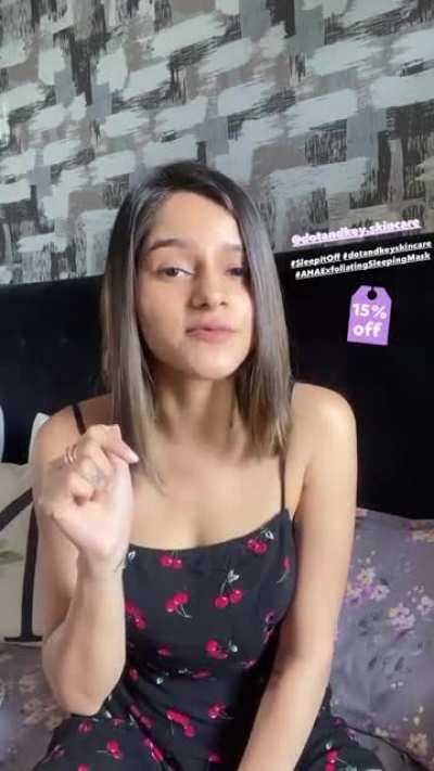 she definitely knowss ( jiggle part 2)