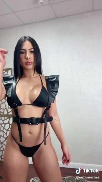 Em (@emxsanchez)