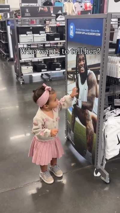 Little girl thinks her father is Ceedee Lamb