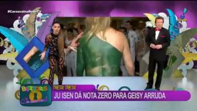 Thick Latina Flashing Her Asshole On Live TV