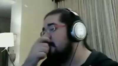 Sırıttım, sırıttı, sırttılar.