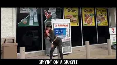 Amouranth's music video (dw I won't show you the whole thing)