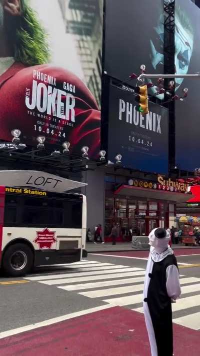 I kept laughing at this clip from the official instagram. I dunno if it's to insult the movie or just that art is insulted by the movie