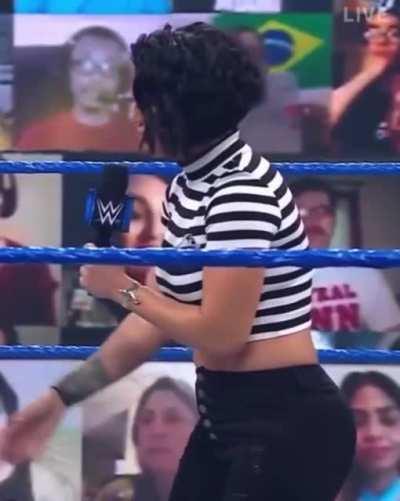 Anyone else think this is her hottest outfit