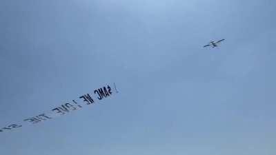 Must watch! Apes who HODL together, are stronger together. The floor is 500K. AMC TO THE FREAKING MOON! 🚀 🌙