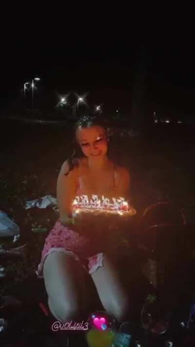 Tb to her perfect thighs on her birthday