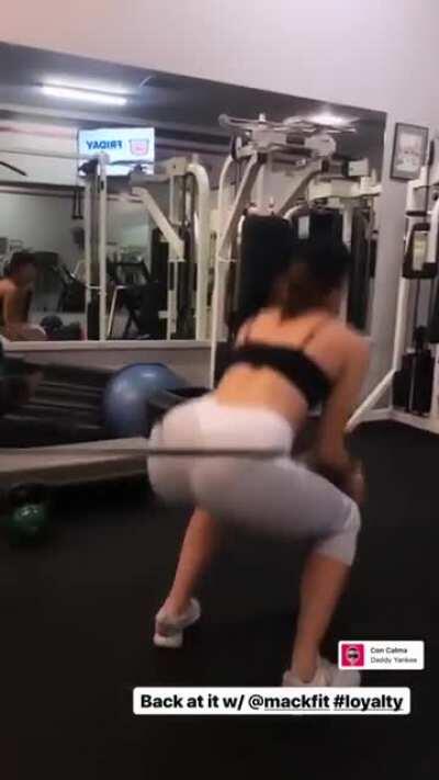 Hannah at the gym 😍🍑🍑🔥🔥