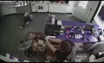 Store robbery goes wrong
