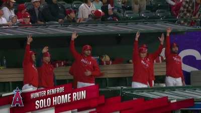 [Highlight] Renfroe homers for the 3rd game in a row to make it 3-1 for the Halos!