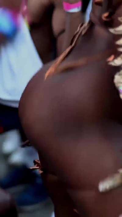 What happens once she's warmed up (@official.deefinewhine)