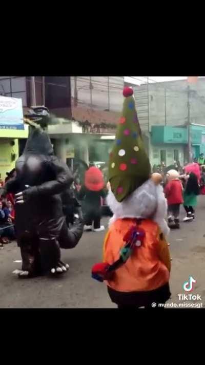 algún guatemalteco que explique esta pasando acá?