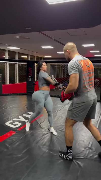 Dangerous to bring that Booty into a fight 