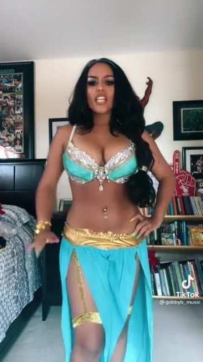 Holy Disney Princess 😱