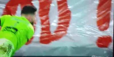 [media] Brest GK Larsonneur with some flair!