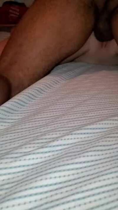 Nobody makes my toes curl like u/areallyweakguy 😍💦 I think hubby needs to lay underneath us next time for a better view 😈