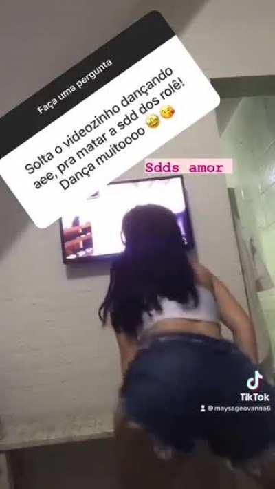 A mina assistindo teu video kkkkkkkkk