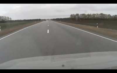 Russia: Car crashes into lada at 100 kmp