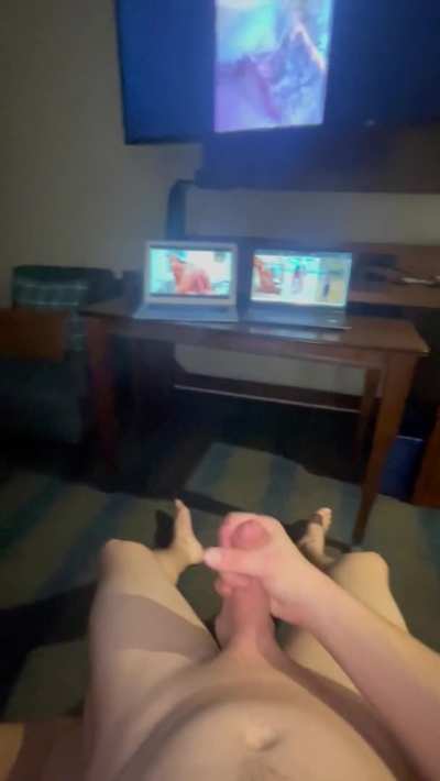 Hotel gooning with a view