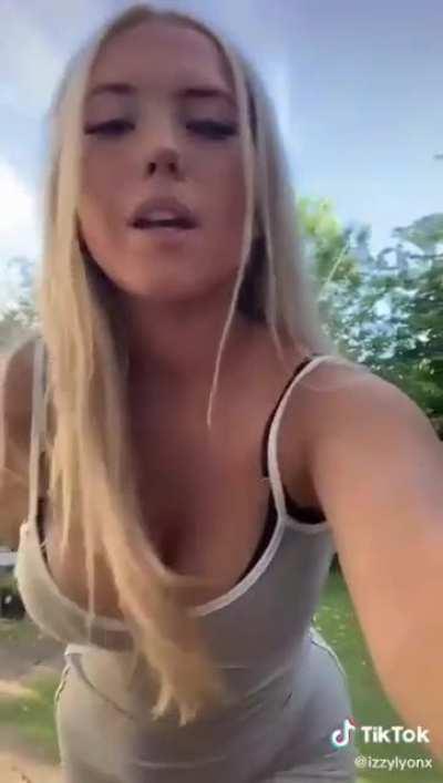 Shes a 10/10 for sureee