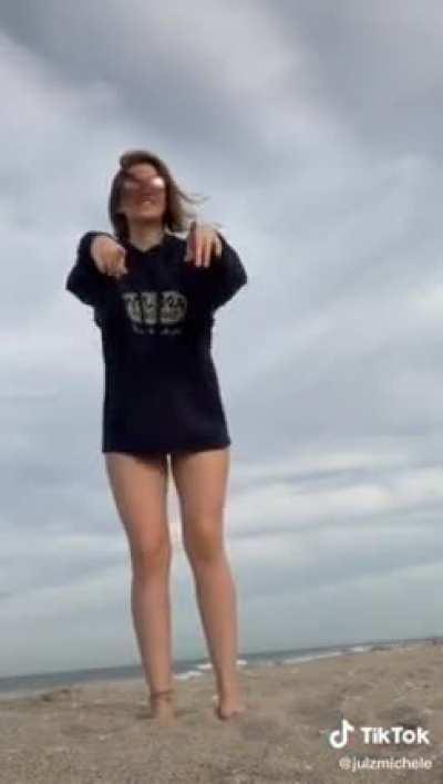 I am looking for her older content. if you have it PM me.