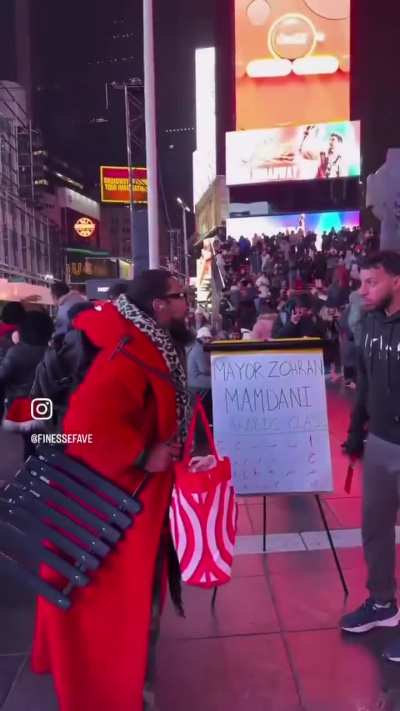 this is why i still stay on places like twitter despite everything. people like this exist and spam the funniest commentary. my oersonal favorite recently is probably human pet guy cybersmith, you just have to be careful because he likes to retweet shemal