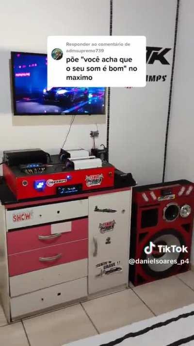 A barreira do som sendo EXPLODIDA