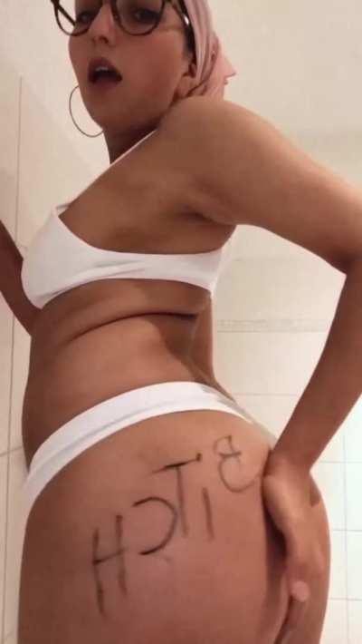 Can you smash my hijabi booty please!