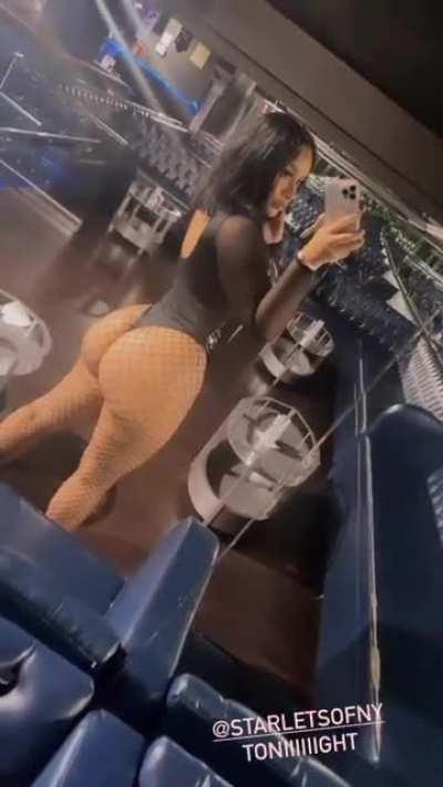 Syndazee 🍑🤳🏽🖤