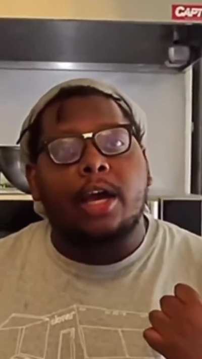 Vegan food place worker freaks out after 