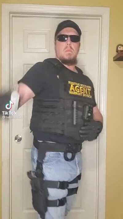 When you’re so shit you can even become a police officer in the US, so you become a bounty hunter and hunt down public urinators, and end up clapping the wrong person anyways because you’re so fucking stupid.