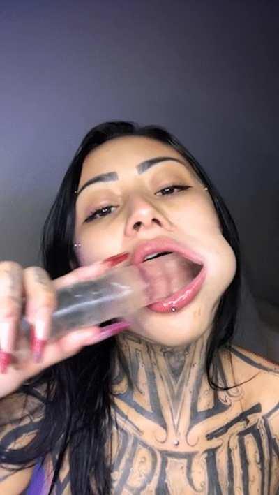 I wanna be your fuckdoll