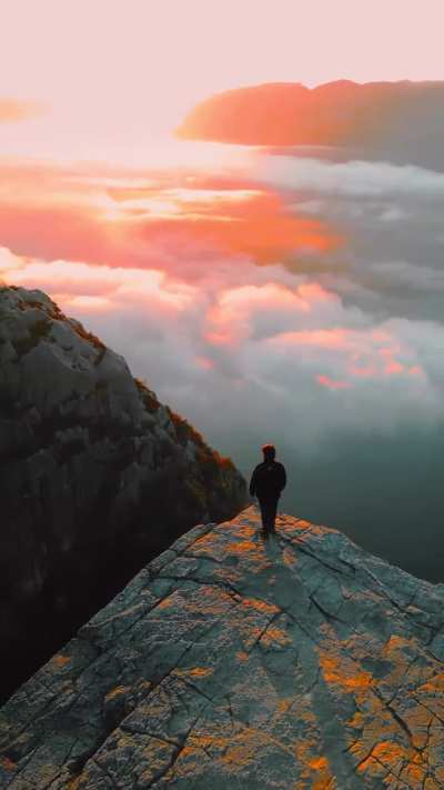 🔥 Beautiful view from a cliff
