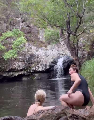 While in Australia with her friend Nat | IG December 2023