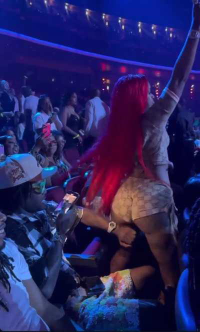 Shaking it for Chief Sosa @ BET Awards