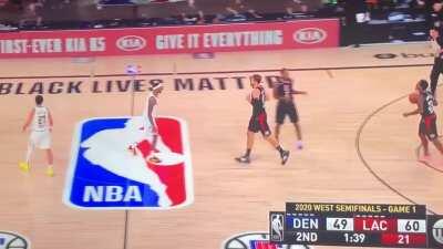 TNT plugs AEW. Kevin Harlan: 