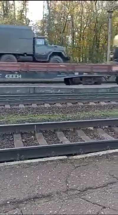 Mega Breaking: Russian and Belarusian vehicles headed to the border between Belarus and Ukraine have been given a new triangle tactical marking presumably for a new joint offensive against northern Ukraine