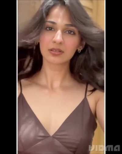 Vidhi Pandya 