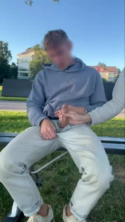 I got a Helping hand on the park bench...