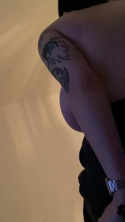 So I just found out you can see my boobs bouncing from behind while I’m working out