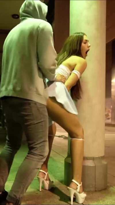 Quickie in The Alley