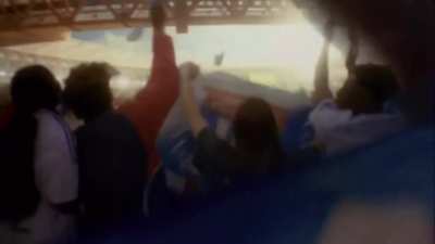 Film pour la ligue 1 en Rance. L'Anglois prend cher. 