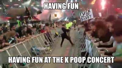 Cringe girls go to cringe kpop concert