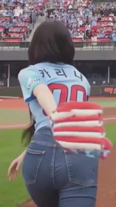 Karina’s juicy ass needs to be ravaged