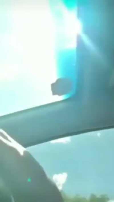 Tinha que ser brasileiro