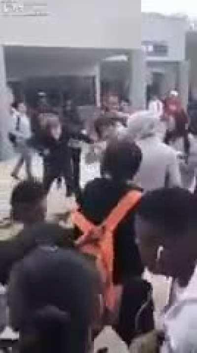 Fight on LiveLeak/Discord