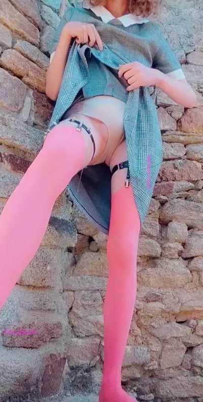 It's Spring Time and Time to go outside 💦