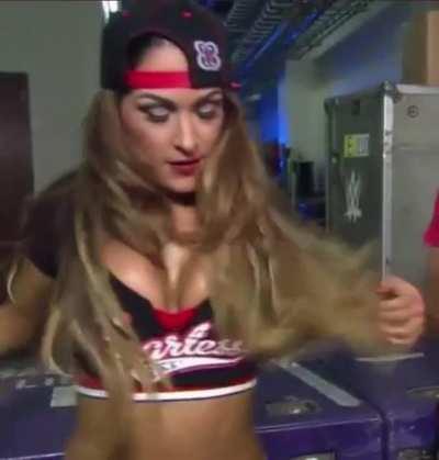 Nikki Bella got bigger tits then maryse