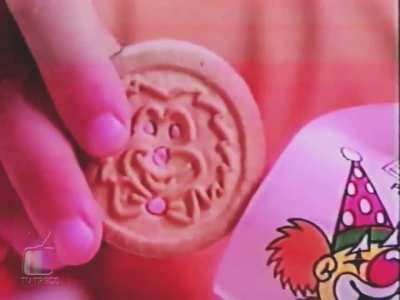 Comercial: Biscoitos Palhacitos Triunfo (1992).
